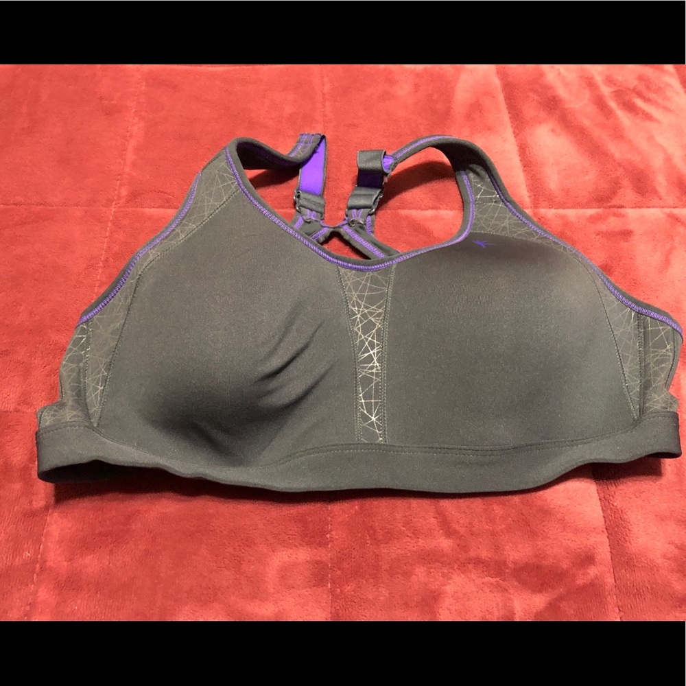 Danskin Gray Womenโs Sports Bra Size 36 B